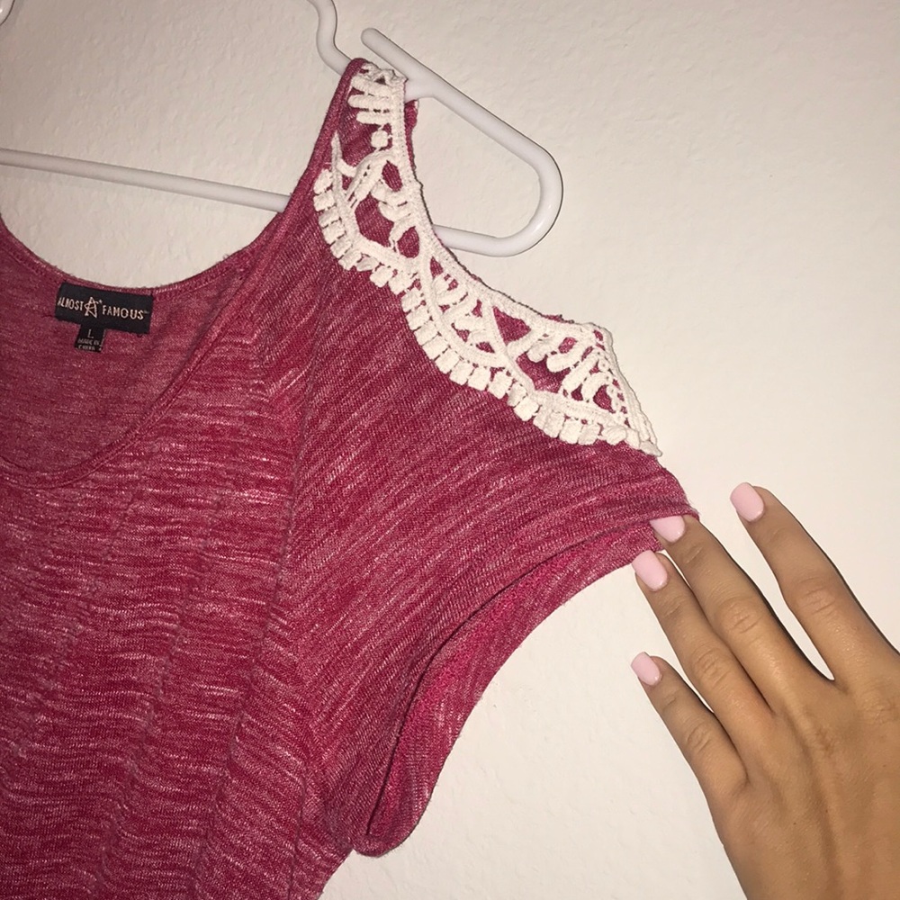 Red shirt - Picture 2 of 4